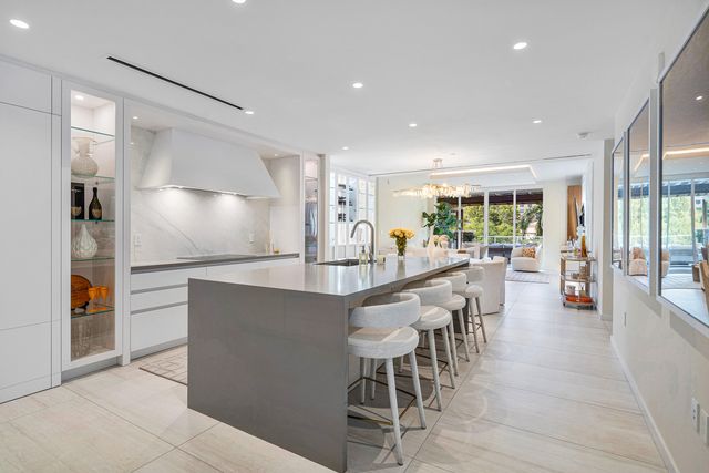 200 SE Mizner Boulevard 308, Boca Raton, FL 33432