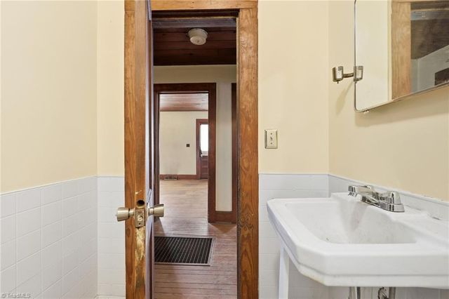 3838 Old Lexington Road, Winston-salem, NC 27107