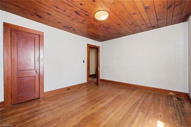 3838 Old Lexington Road, Winston-salem, NC 27107