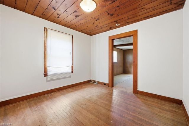 3838 Old Lexington Road, Winston-salem, NC 27107