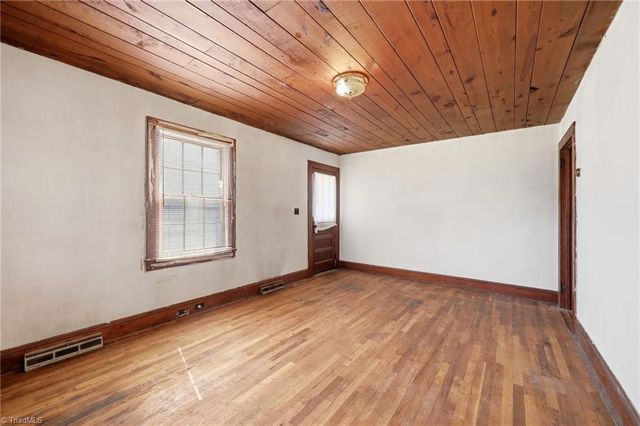 3838 Old Lexington Road, Winston-salem, NC 27107