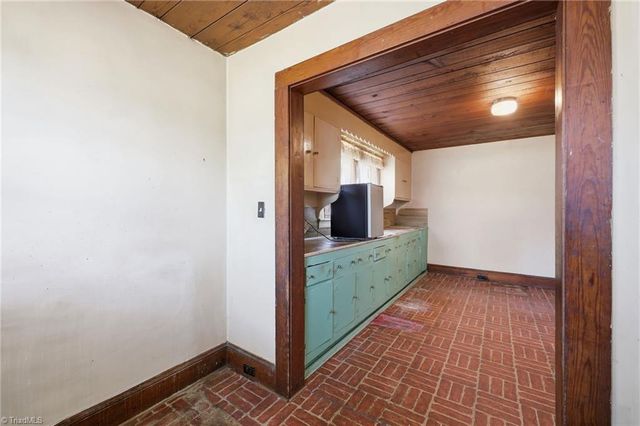 3838 Old Lexington Road, Winston-salem, NC 27107