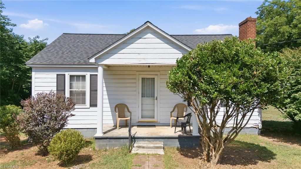 3838 Old Lexington Road, Winston-salem, NC 27107