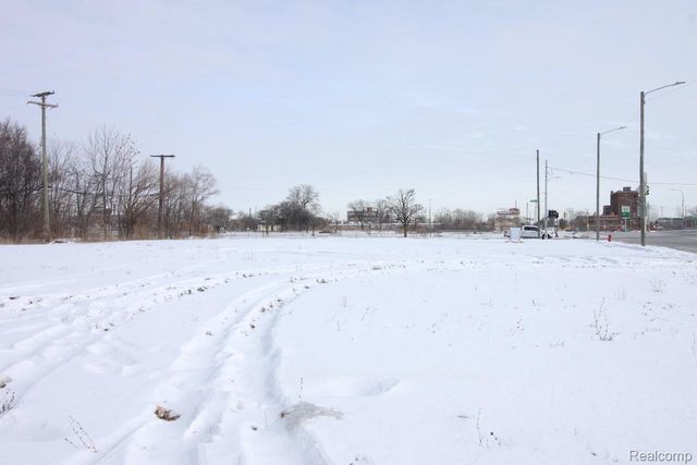 3200 W Warren Avenue, Detroit, MI 48208