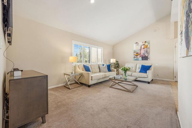 377 Cabrillo Road, Palm Springs, CA 92262
