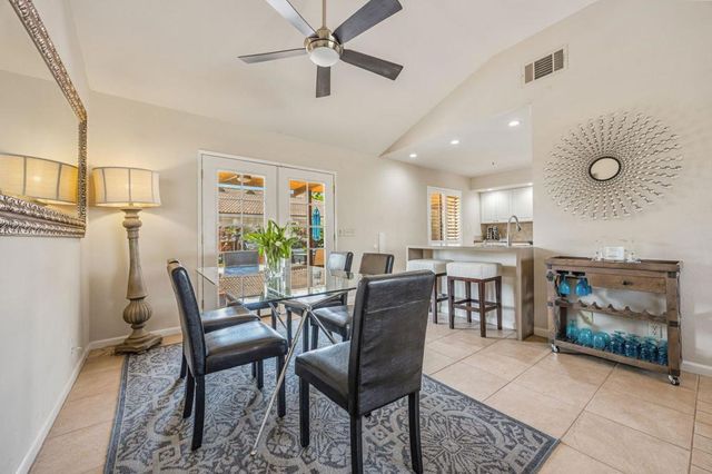 377 Cabrillo Road, Palm Springs, CA 92262