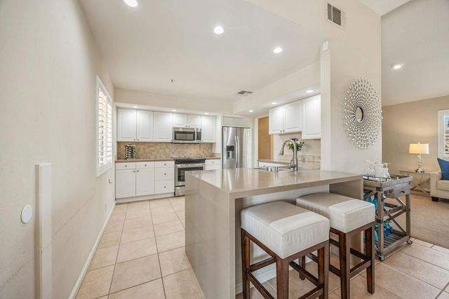 377 Cabrillo Road, Palm Springs, CA 92262