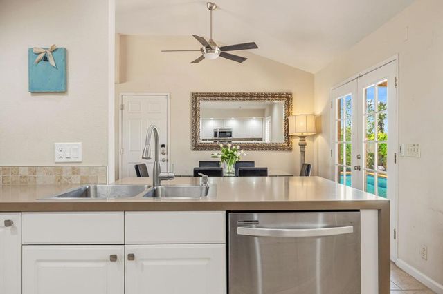 377 Cabrillo Road, Palm Springs, CA 92262