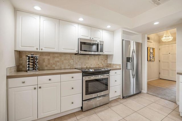377 Cabrillo Road, Palm Springs, CA 92262