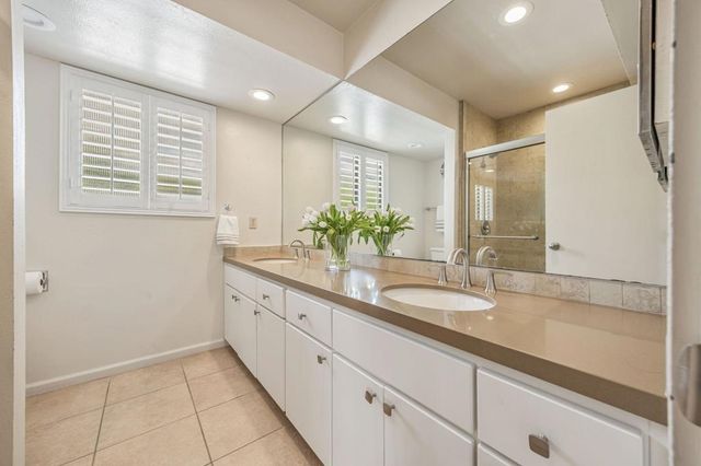 377 Cabrillo Road, Palm Springs, CA 92262