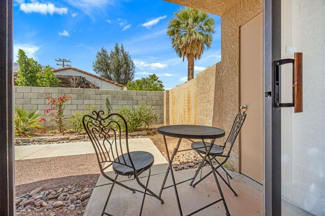 377 Cabrillo Road, Palm Springs, CA 92262