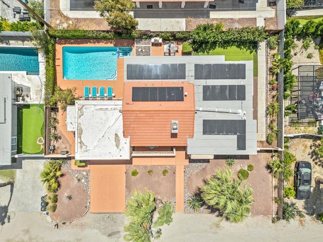 377 Cabrillo Road, Palm Springs, CA 92262