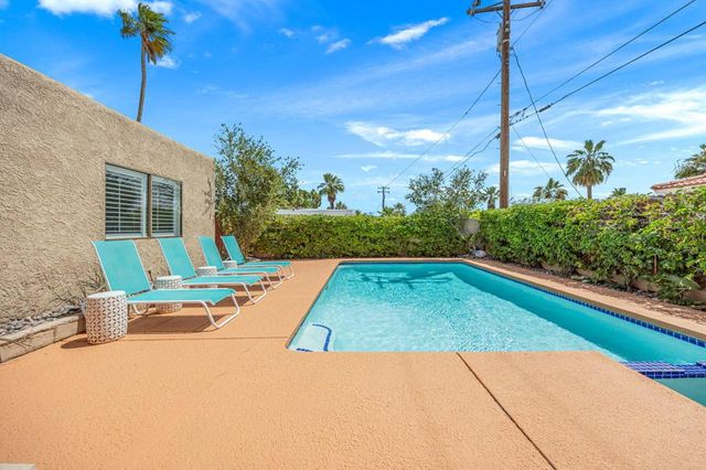 377 Cabrillo Road, Palm Springs, CA 92262