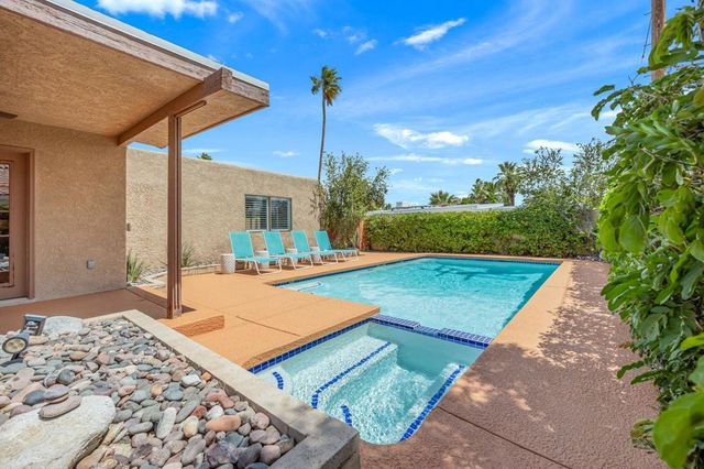 377 Cabrillo Road, Palm Springs, CA 92262