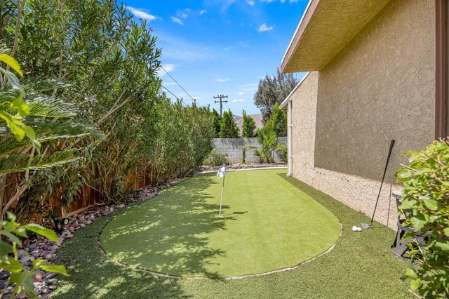 377 Cabrillo Road, Palm Springs, CA 92262