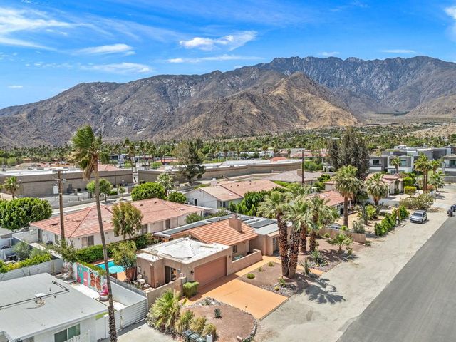 377 Cabrillo Road, Palm Springs, CA 92262