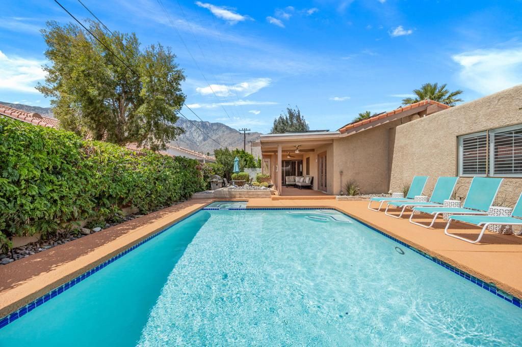 Image 1 of property listing at 377 Cabrillo Road, Palm Springs, CA 92262