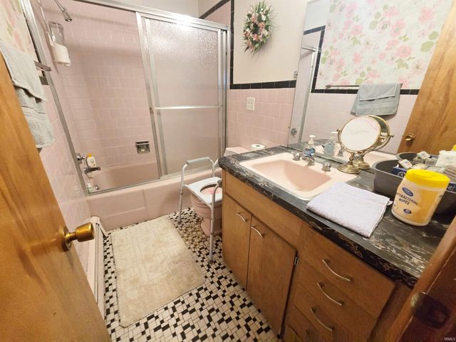 217 N Baxter Street, Auburn, IN 46706