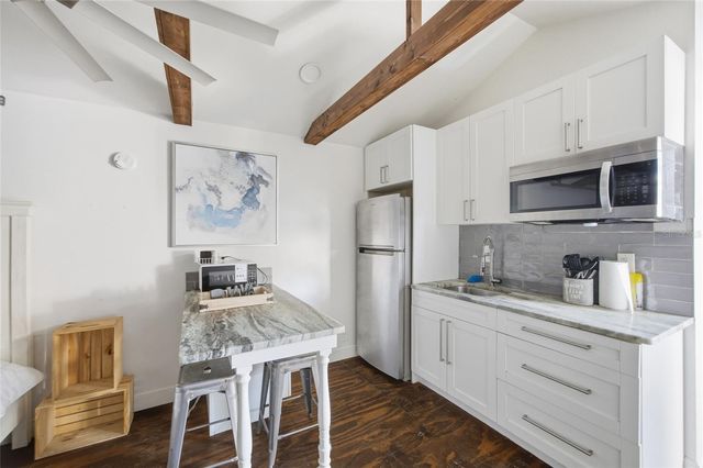 515 E FLORIBRASKA AVENUE, Tampa, FL 33603