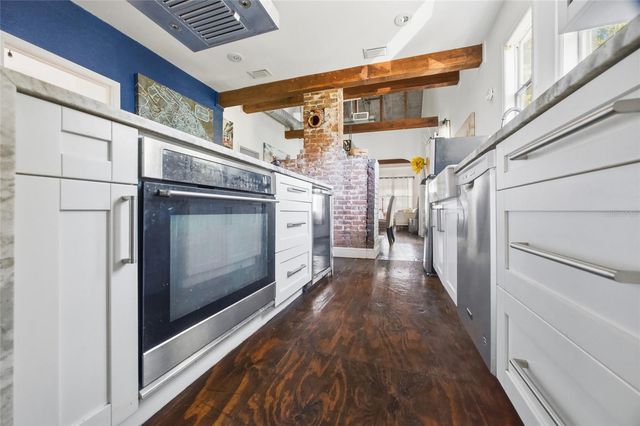 515 E FLORIBRASKA AVENUE, Tampa, FL 33603