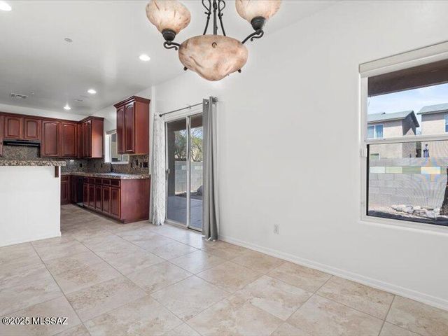 8451 N Placita De Los Laureles, Tucson, AZ 85742