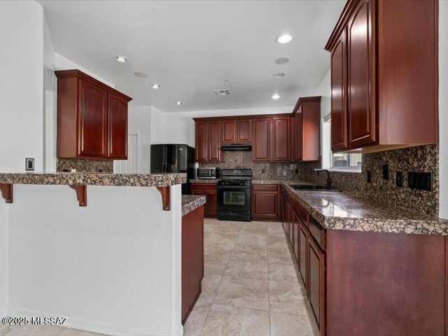 8451 N Placita De Los Laureles, Tucson, AZ 85742