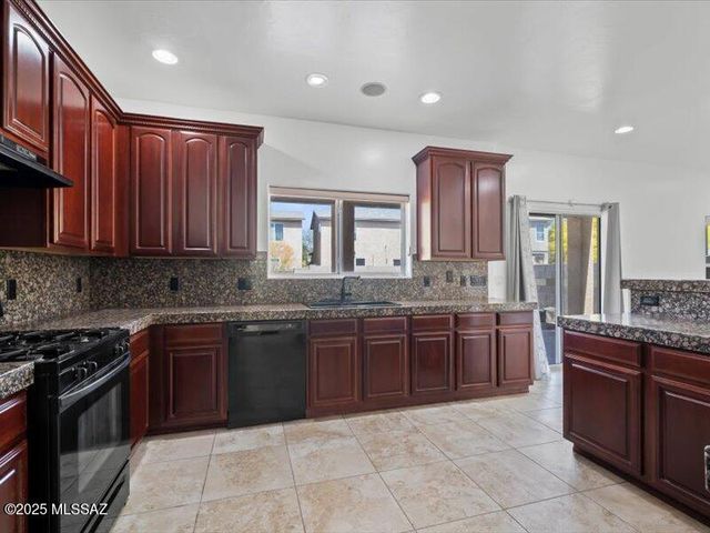 8451 N Placita De Los Laureles, Tucson, AZ 85742