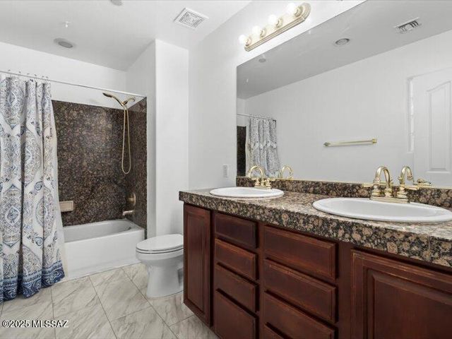 8451 N Placita De Los Laureles, Tucson, AZ 85742