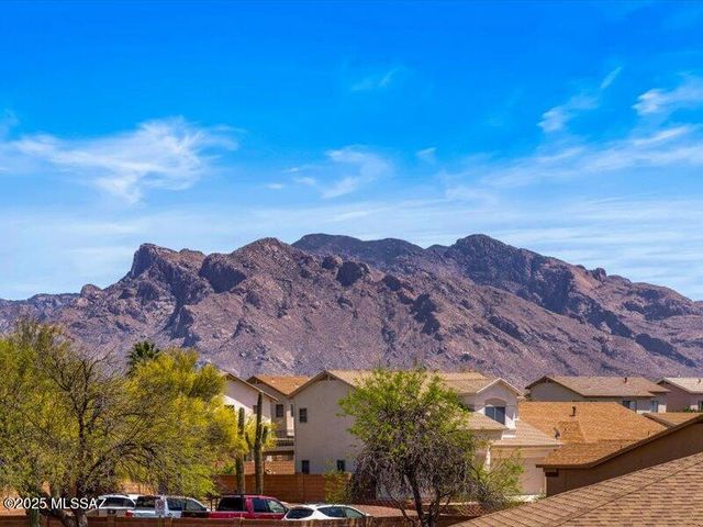 8451 N Placita De Los Laureles, Tucson, AZ 85742