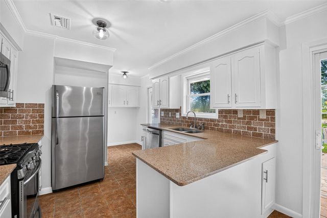 11227 Greenwillow Street, Houston, TX 77035