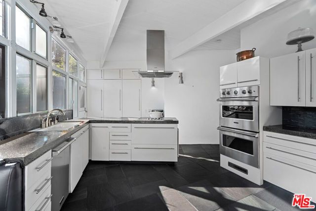 2775 Rinconia Drive, Los Angeles, CA 90068