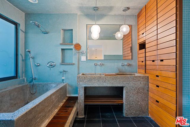 2775 Rinconia Drive, Los Angeles, CA 90068