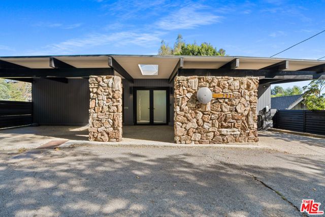 2775 Rinconia Drive, Los Angeles, CA 90068