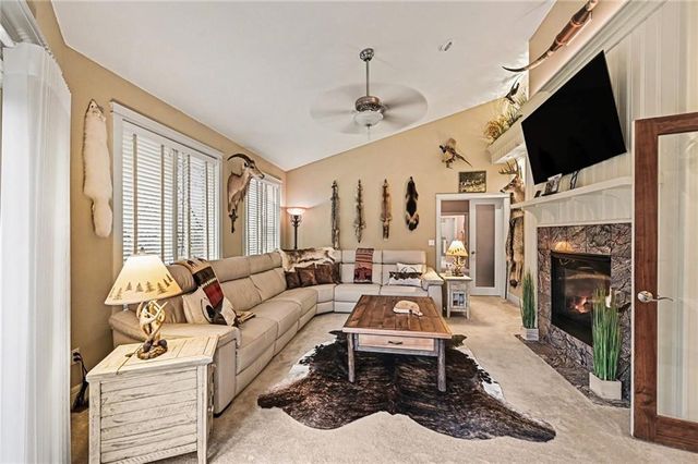 2905 SW 19th Street, Blue Springs, MO 64015