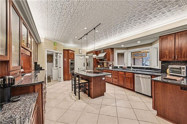 2905 SW 19th Street, Blue Springs, MO 64015