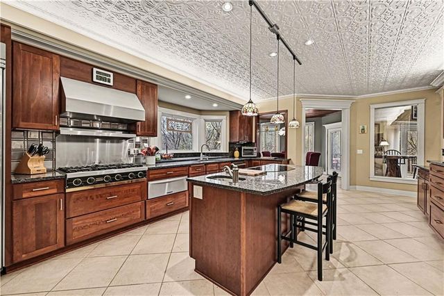 2905 SW 19th Street, Blue Springs, MO 64015