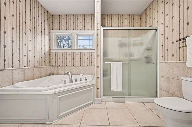 2905 SW 19th Street, Blue Springs, MO 64015