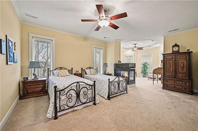 2905 SW 19th Street, Blue Springs, MO 64015