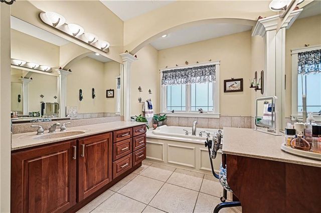2905 SW 19th Street, Blue Springs, MO 64015