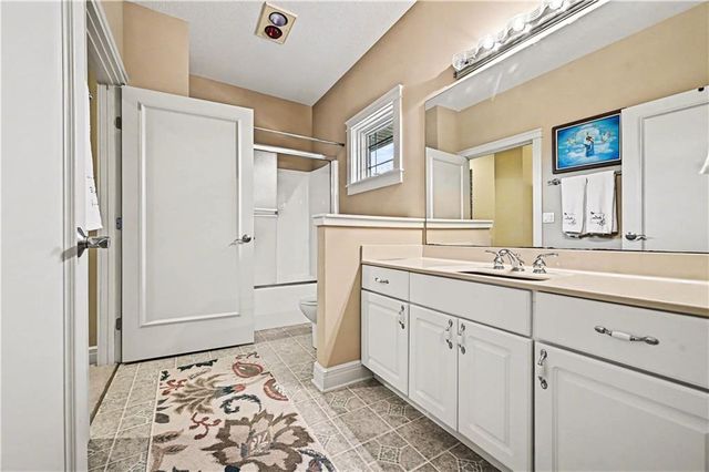 2905 SW 19th Street, Blue Springs, MO 64015