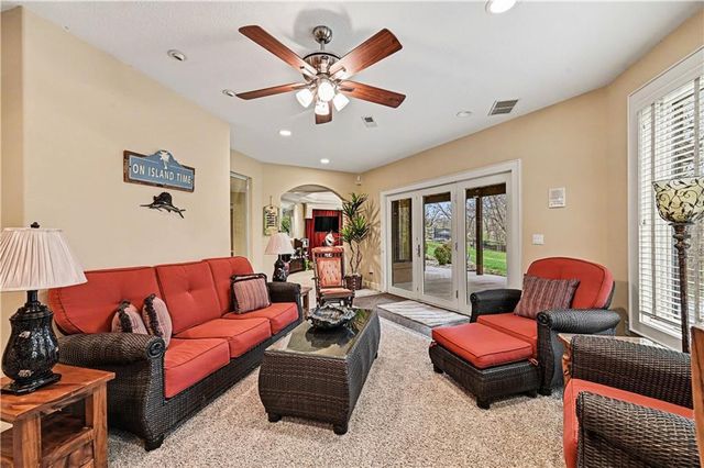 2905 SW 19th Street, Blue Springs, MO 64015
