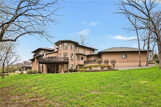 2905 SW 19th Street, Blue Springs, MO 64015