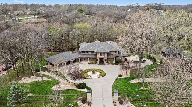 2905 SW 19th Street, Blue Springs, MO 64015