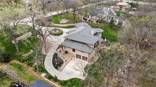 2905 SW 19th Street, Blue Springs, MO 64015