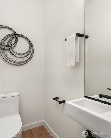 219 NE 75th Street, Seattle, WA 98115