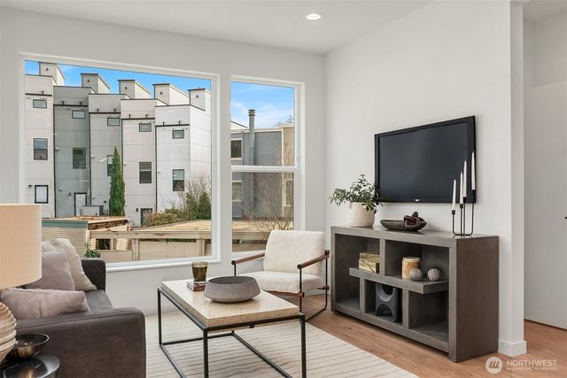 219 NE 75th Street, Seattle, WA 98115