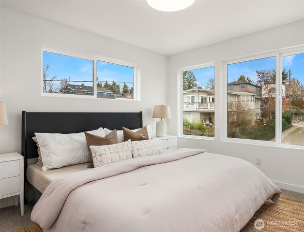 219 NE 75th Street, Seattle, WA 98115