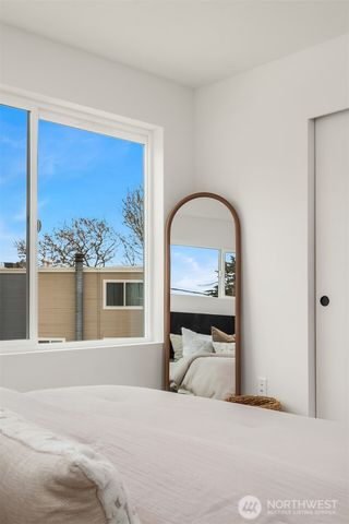 219 NE 75th Street, Seattle, WA 98115