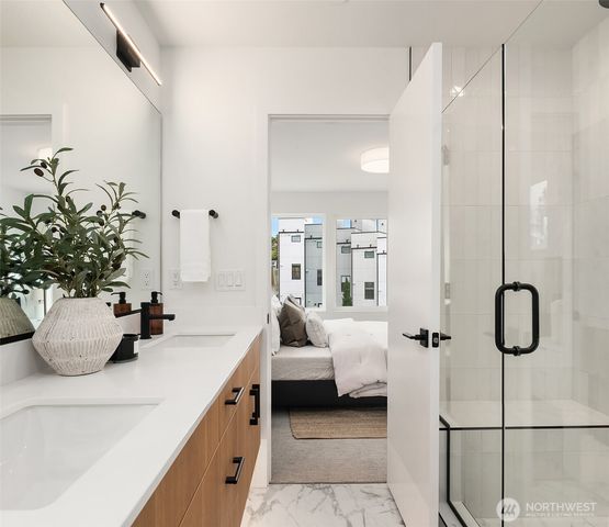 219 NE 75th Street, Seattle, WA 98115