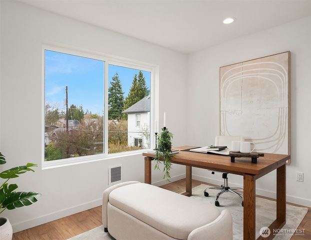 219 NE 75th Street, Seattle, WA 98115